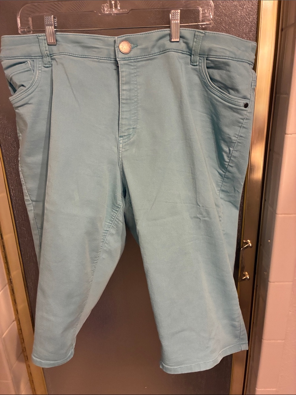 CJ Banks Teal capri pants